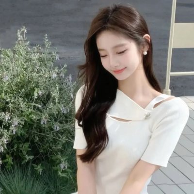 完蛋，醒来后我被美女包围了